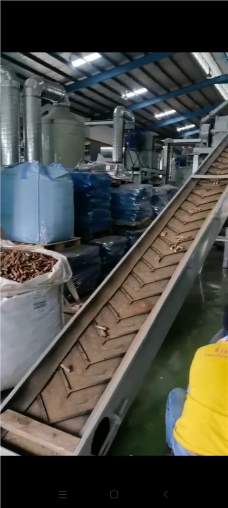 马来西亚电池生产现场